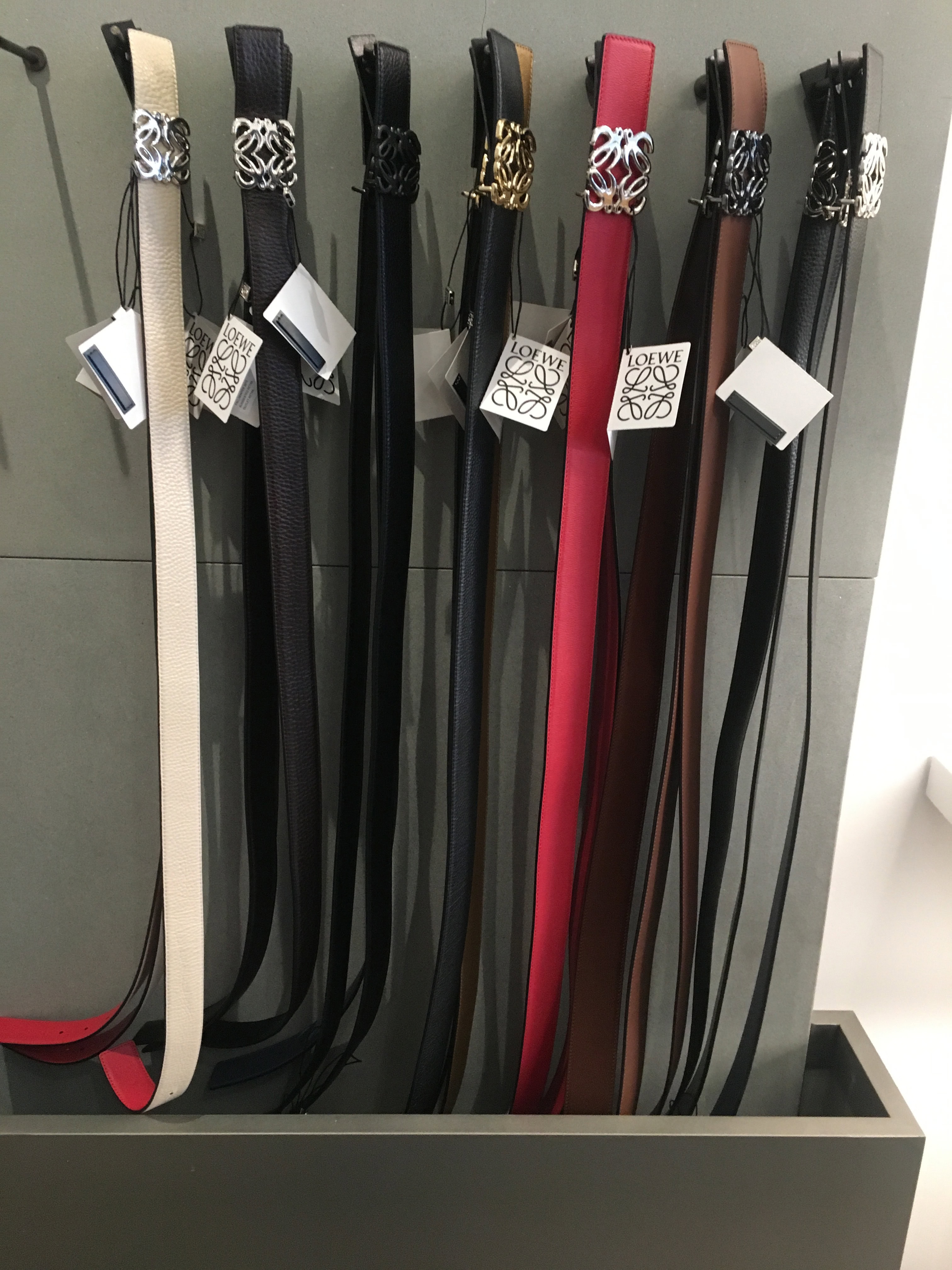 loewe outlet woodbury common